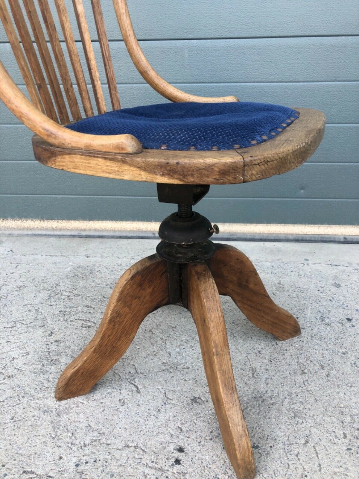 Vintage Revolving Oak Desk Chair ( SOLD )