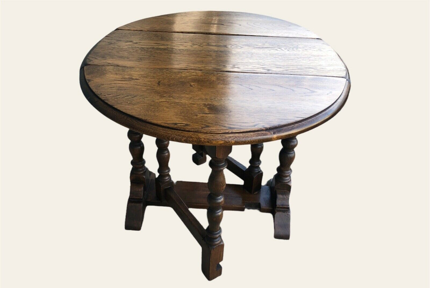 000967....Good Quality Vintage Oak Gateleg Coffee Table / Small Oak Dropleaf (sold )