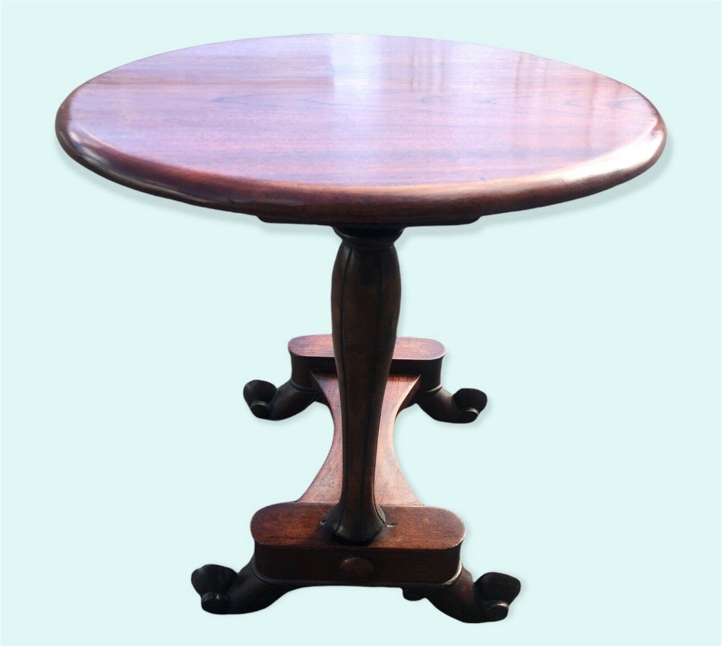 000979.....Antique Mahogany Coffee / Occasional Table