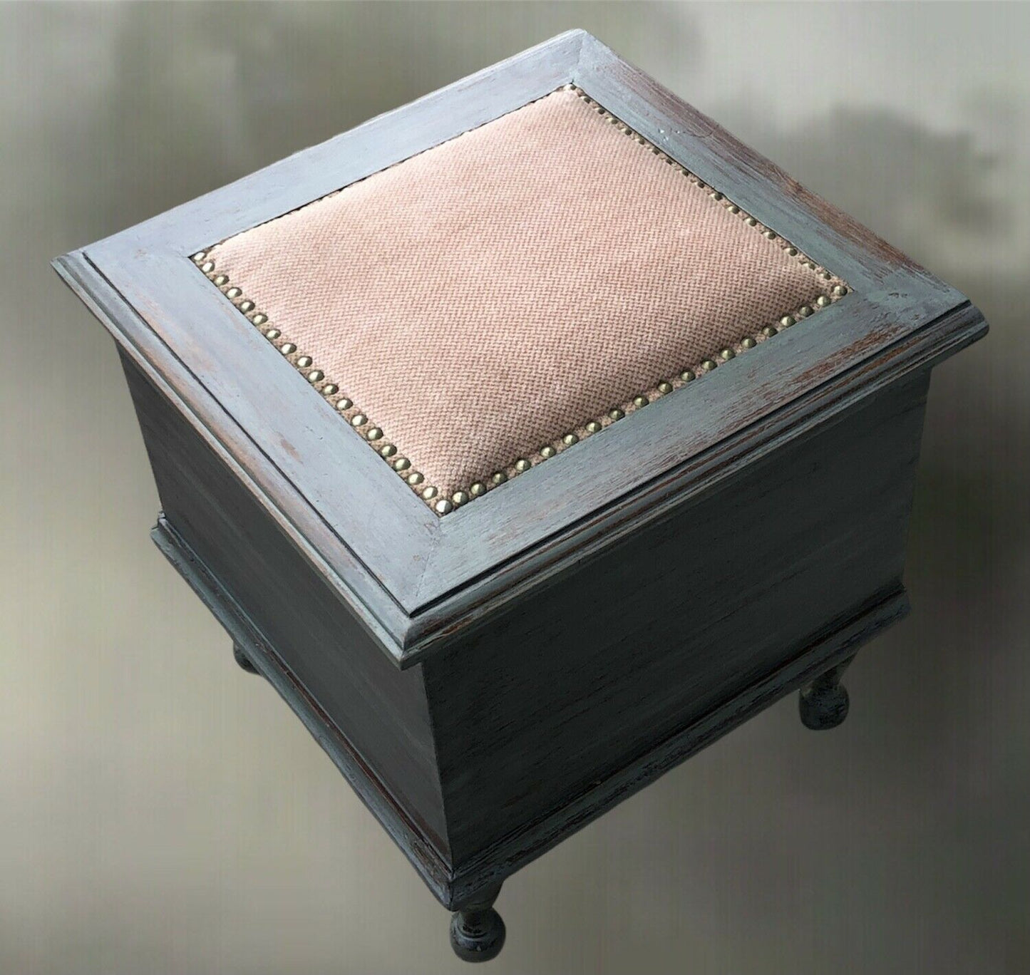 140.....Antique Workbox / Stool