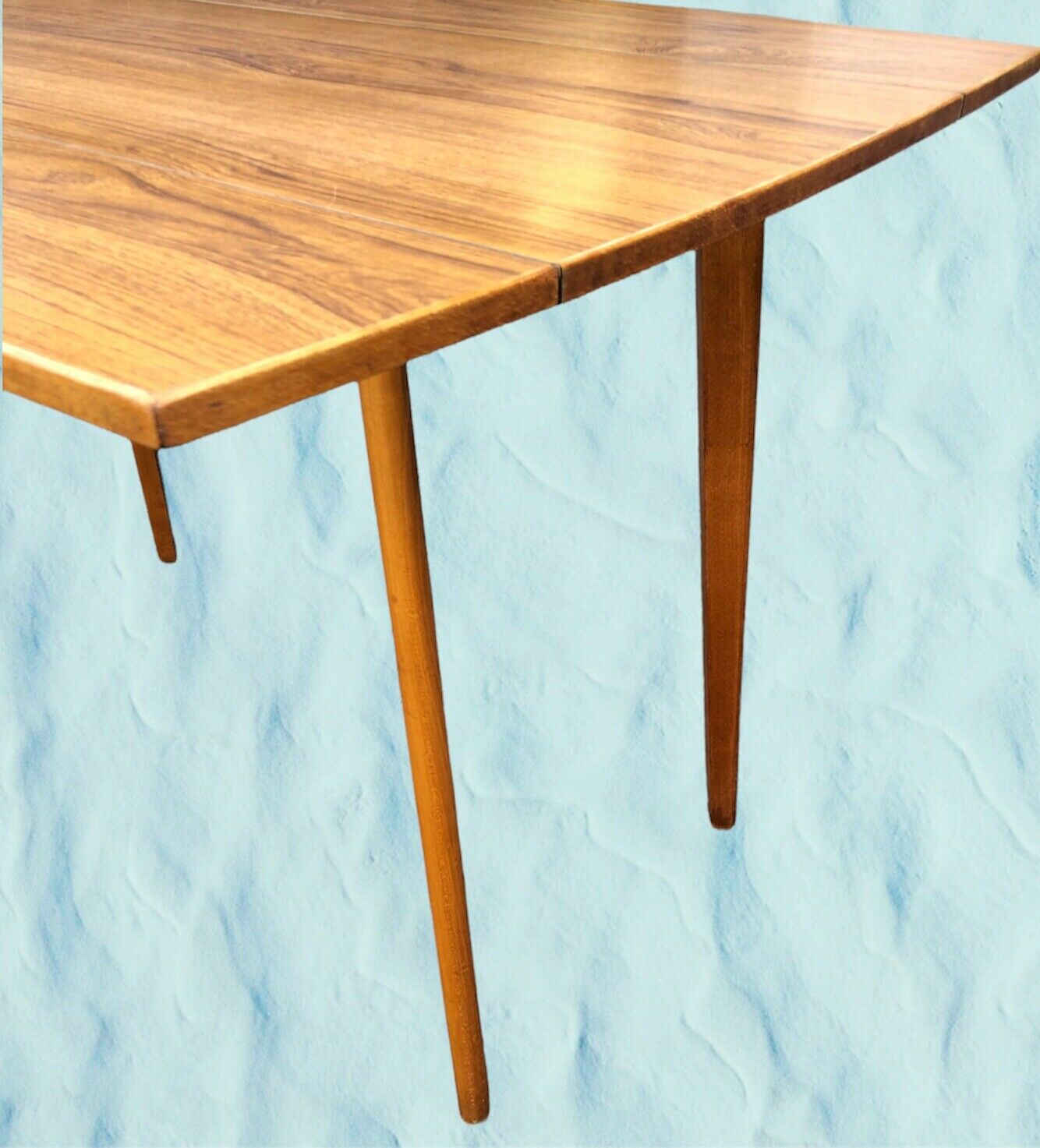 000970.....Retro 1960's Formica Dining Table