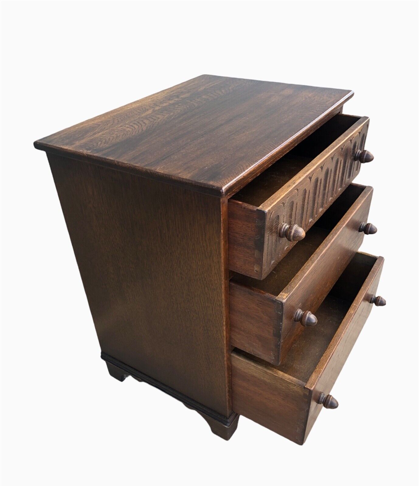 000945....Vintage Oak Bedside Chest / Bedside Table ( sold )
