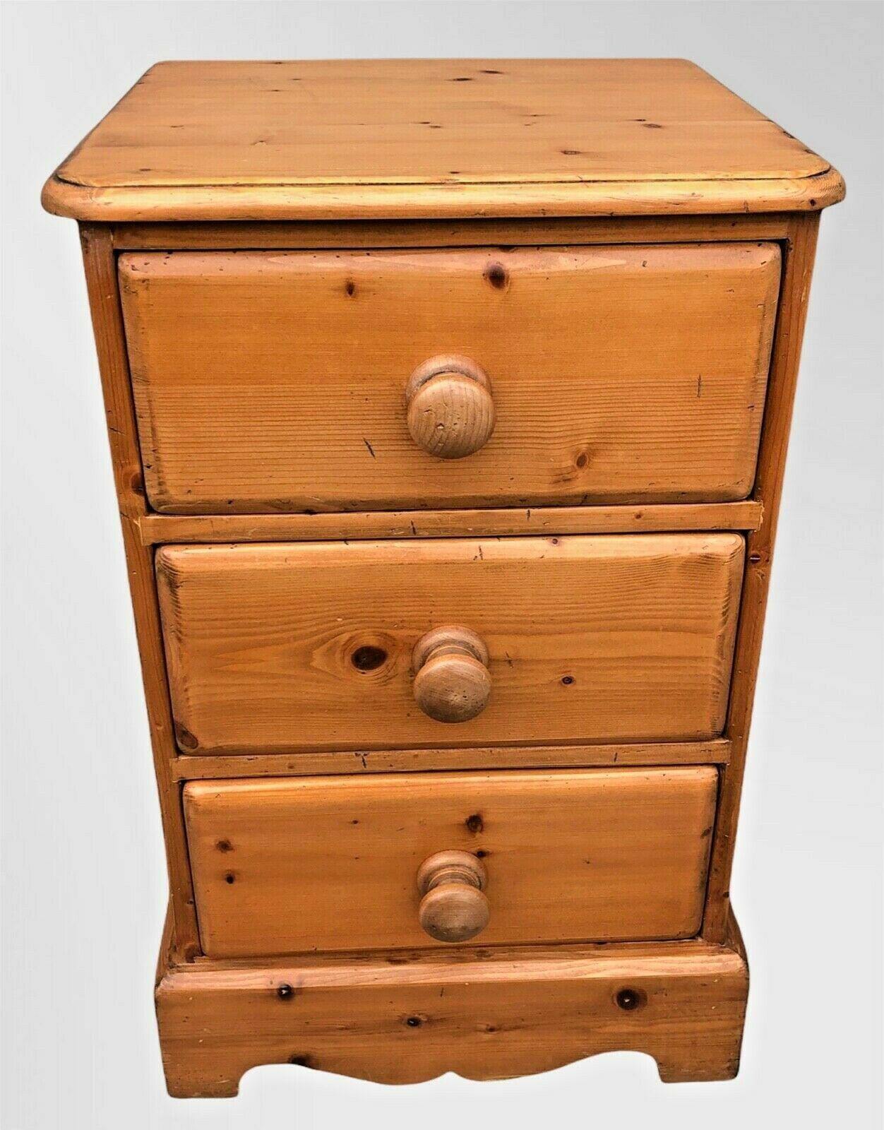 A Pair Of Vintage Heavy Pine Bedsides Chests / Bedside Tables ( SOLD )