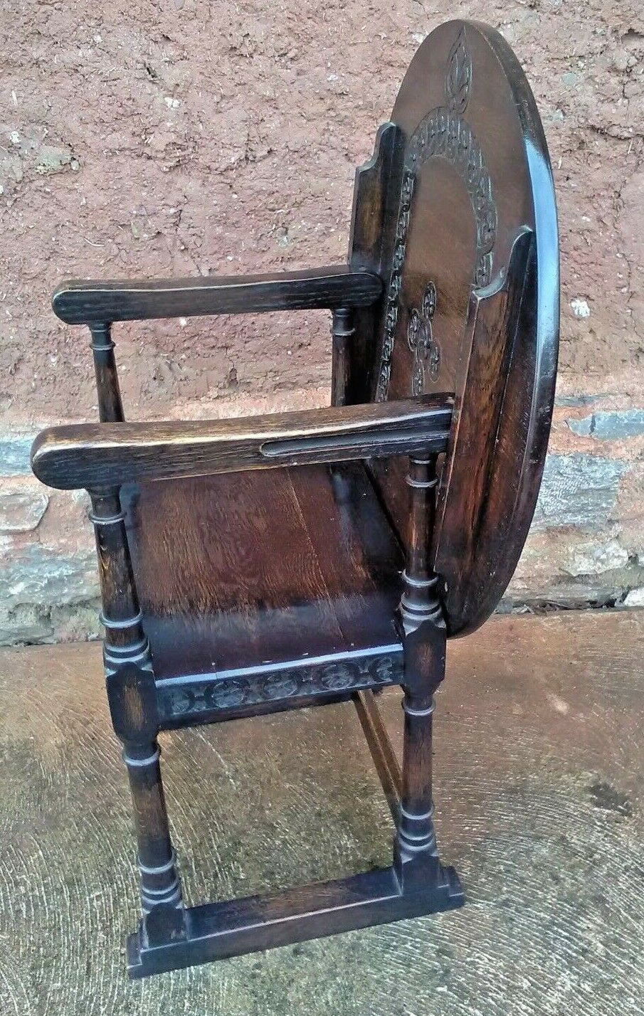 Vintage Carved Oak Monks Chair / Vintage Hall Chair