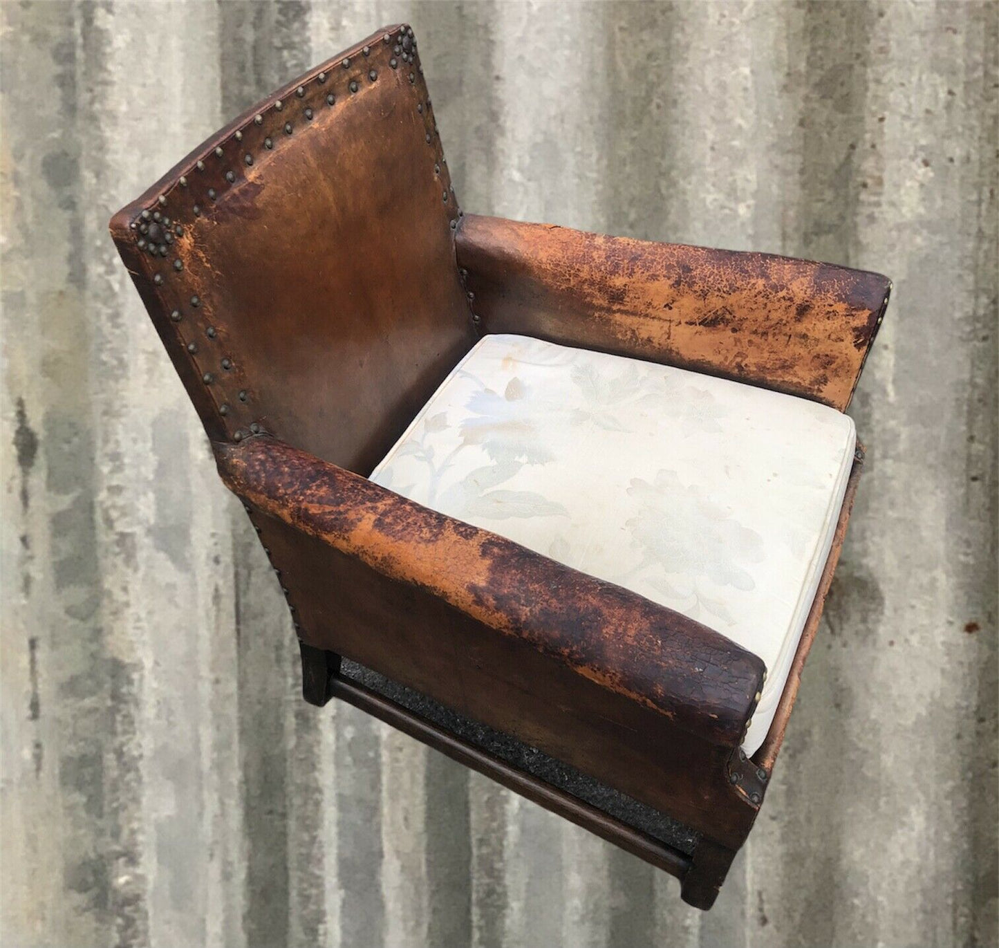 Gorgeous Vintage Leather Sofa And Two Armchairs ( SOLD )