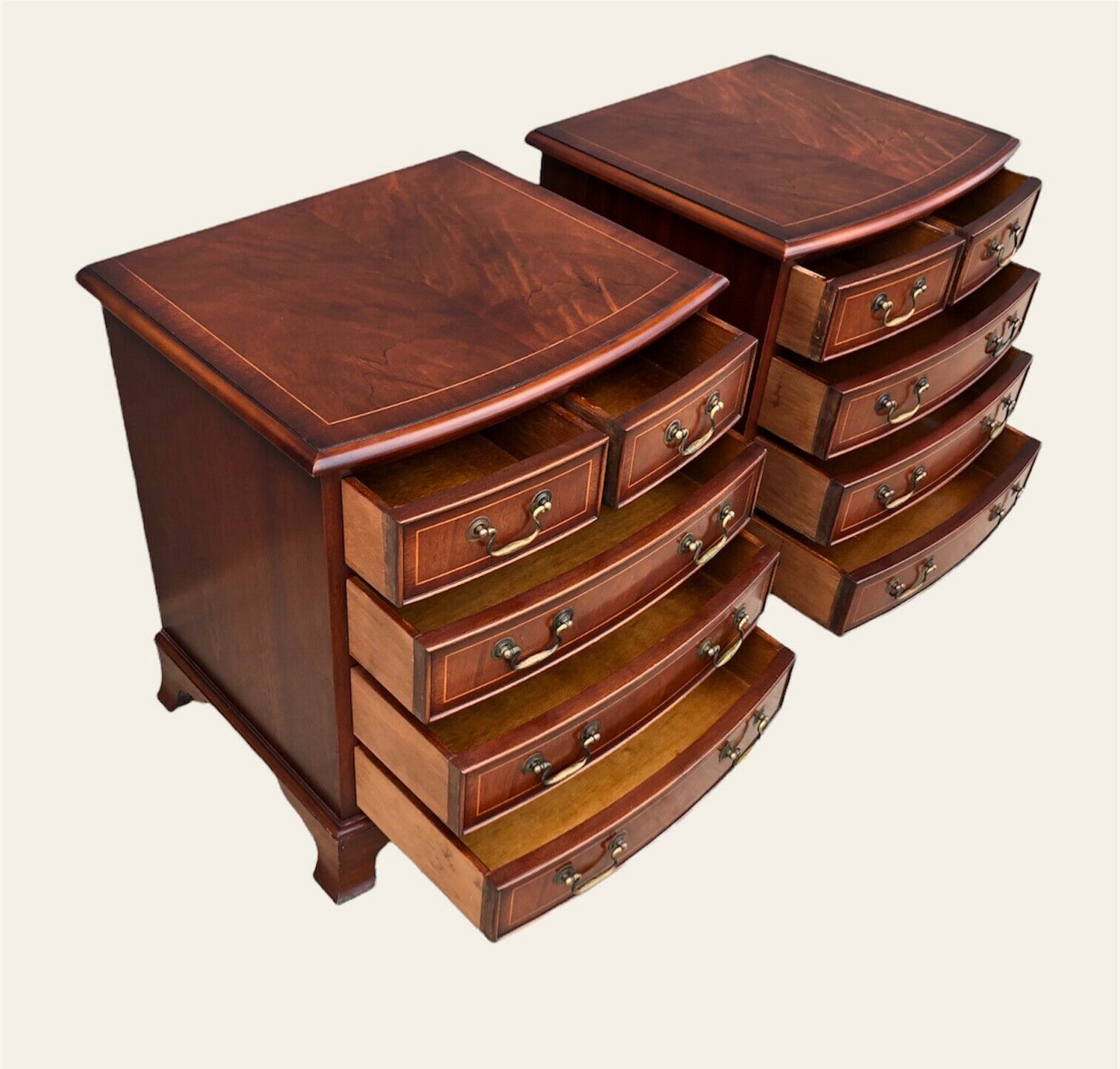 000951....Handsome Pair Vintage Bedside Chests / Small Chests Of Drawers ( sold )