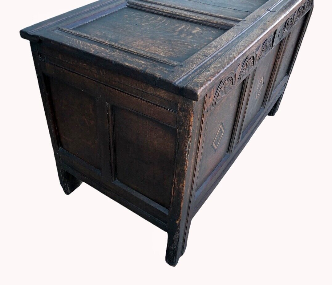 000936....Handsome Antique Oak Coffer / Storage Chest