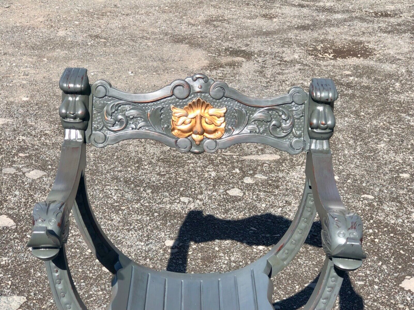 000946....Handsome Vintage Carved Hardwood Hall Chair