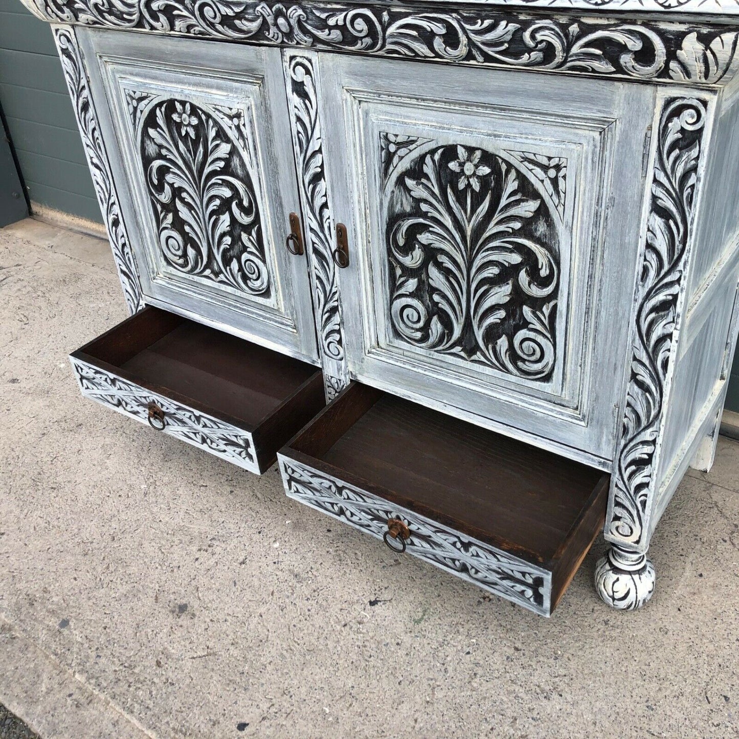 079....Stunning Antique Carved Oak Sideboard / Jacobean Style Court Cupboard ( Sold )