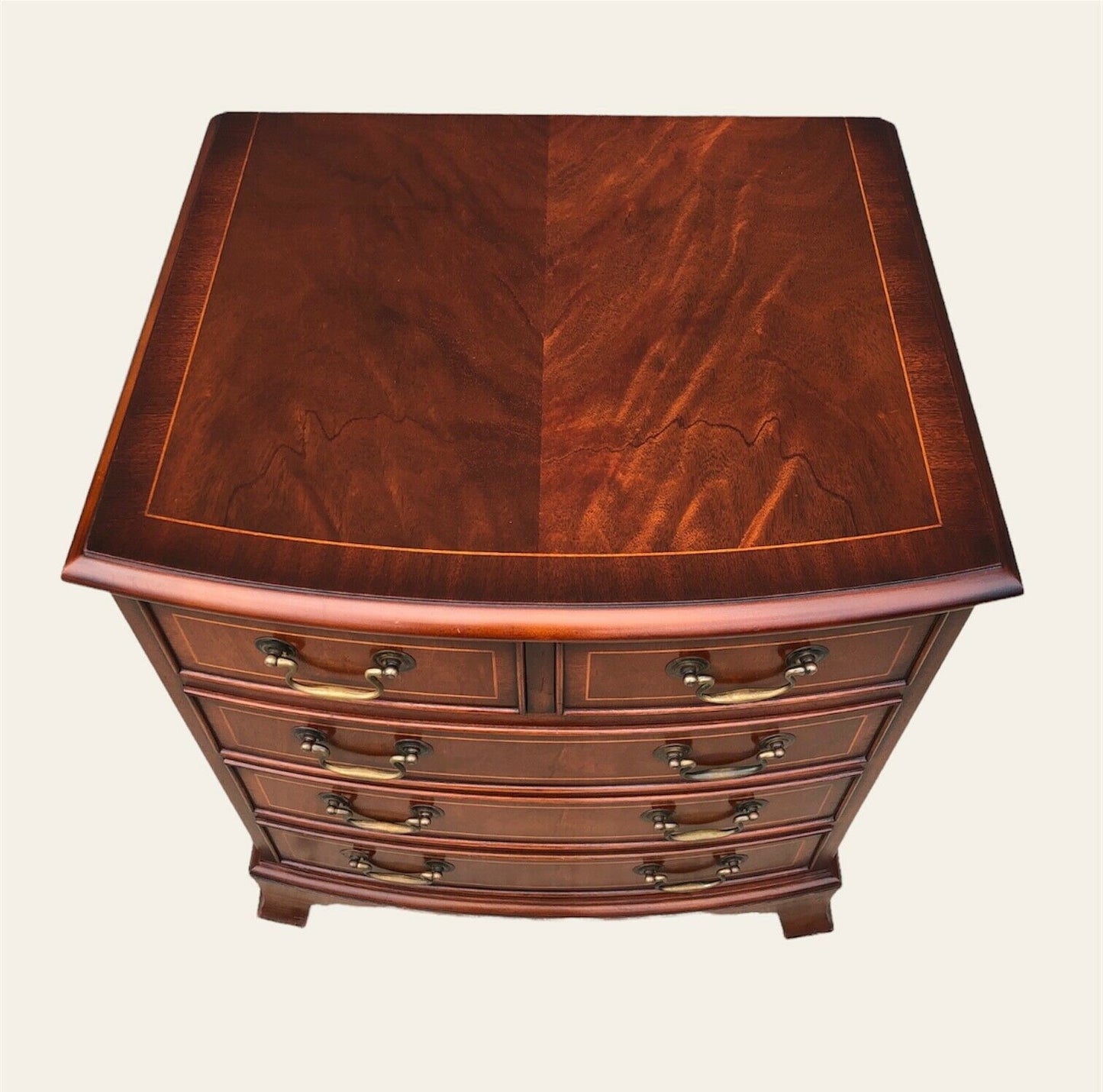 000951....Handsome Pair Vintage Bedside Chests / Small Chests Of Drawers ( sold )