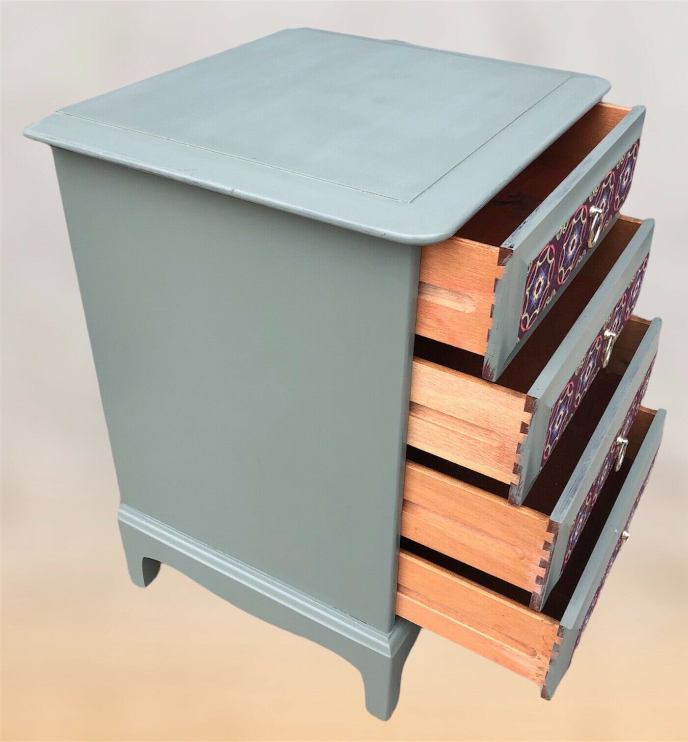 000969.....Stunning Pair Of Vintage Bedside Chests By Stag / Bedside Tables ( sold )