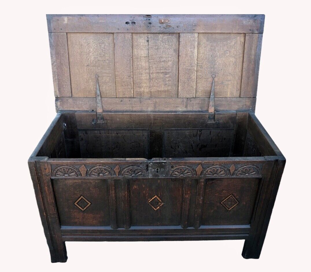 000936....Handsome Antique Oak Coffer / Storage Chest