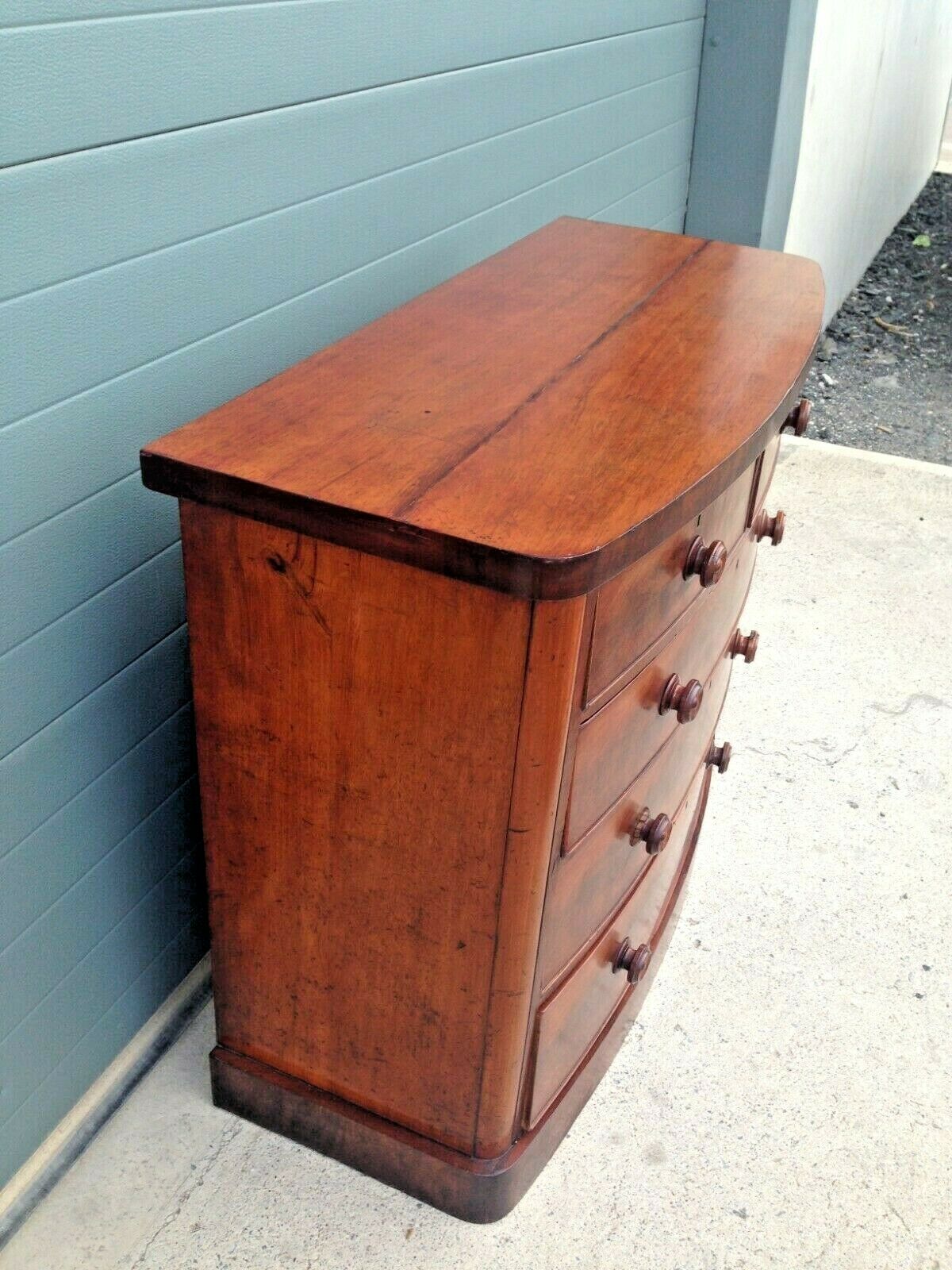 Antique Chest Of Drawers / Flame Mahogany Bow Front Chest ( SOLD )