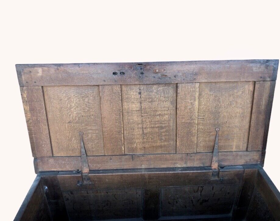 000936....Handsome Antique Oak Coffer / Storage Chest