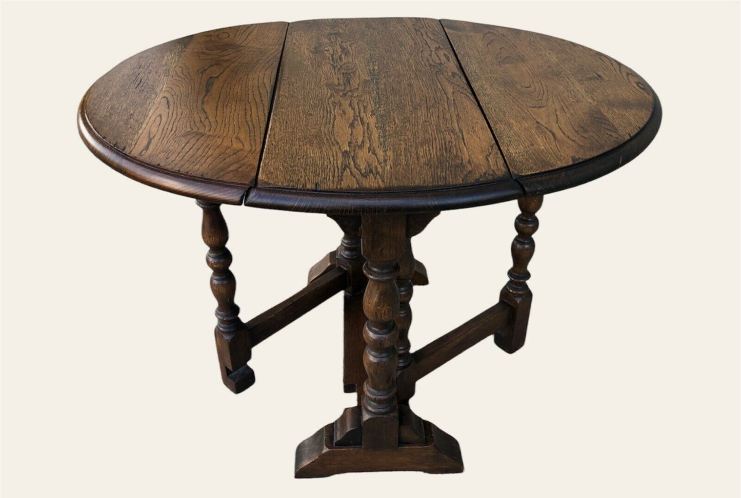 000967....Good Quality Vintage Oak Gateleg Coffee Table / Small Oak Dropleaf (sold )