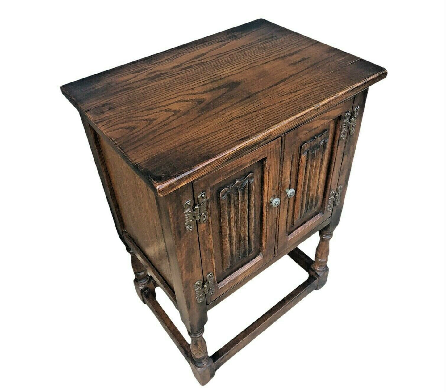 Handsome Pair Of Tudor Style Old Charm Bedsides Tables ( SOLD )