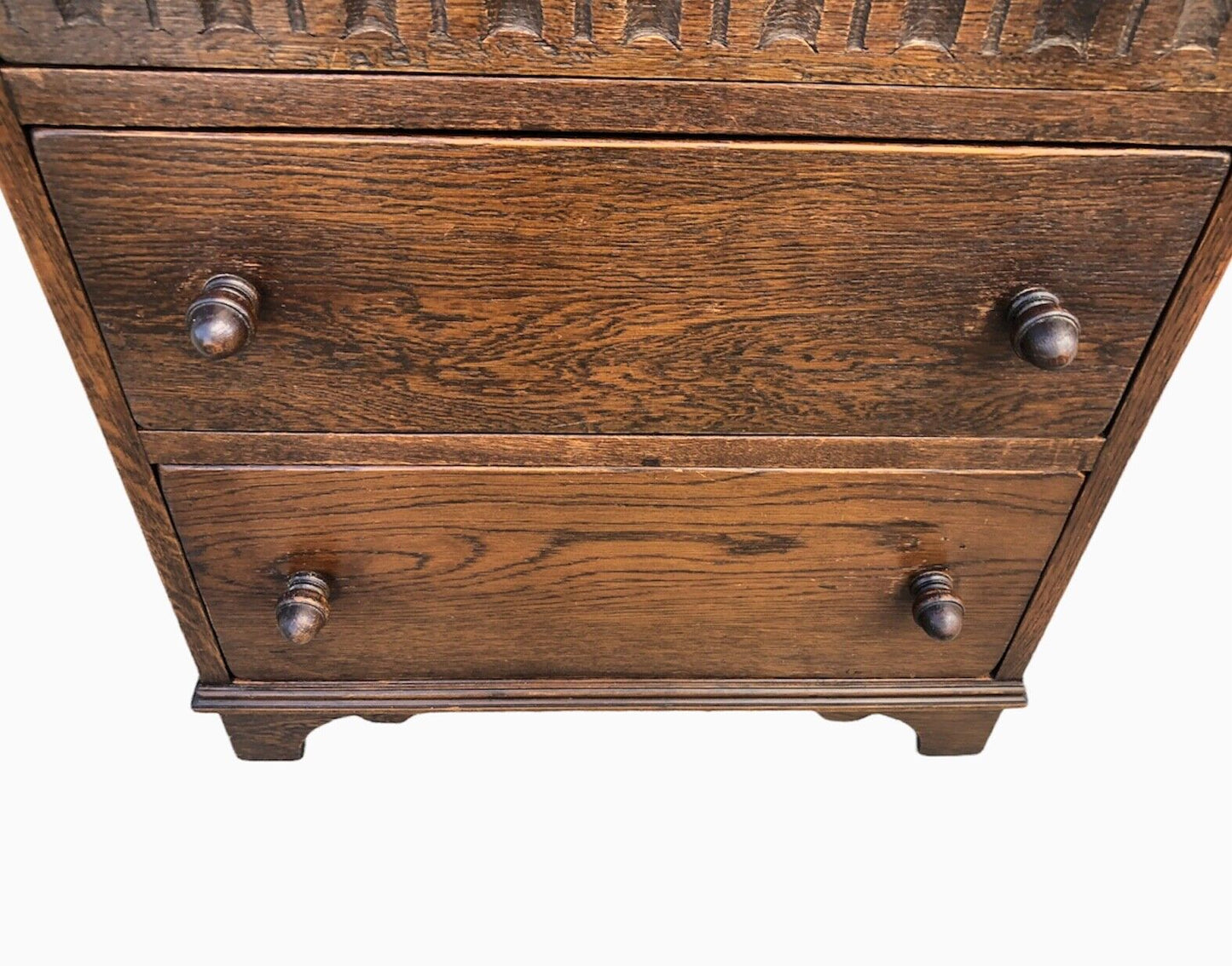 000945....Vintage Oak Bedside Chest / Bedside Table ( sold )