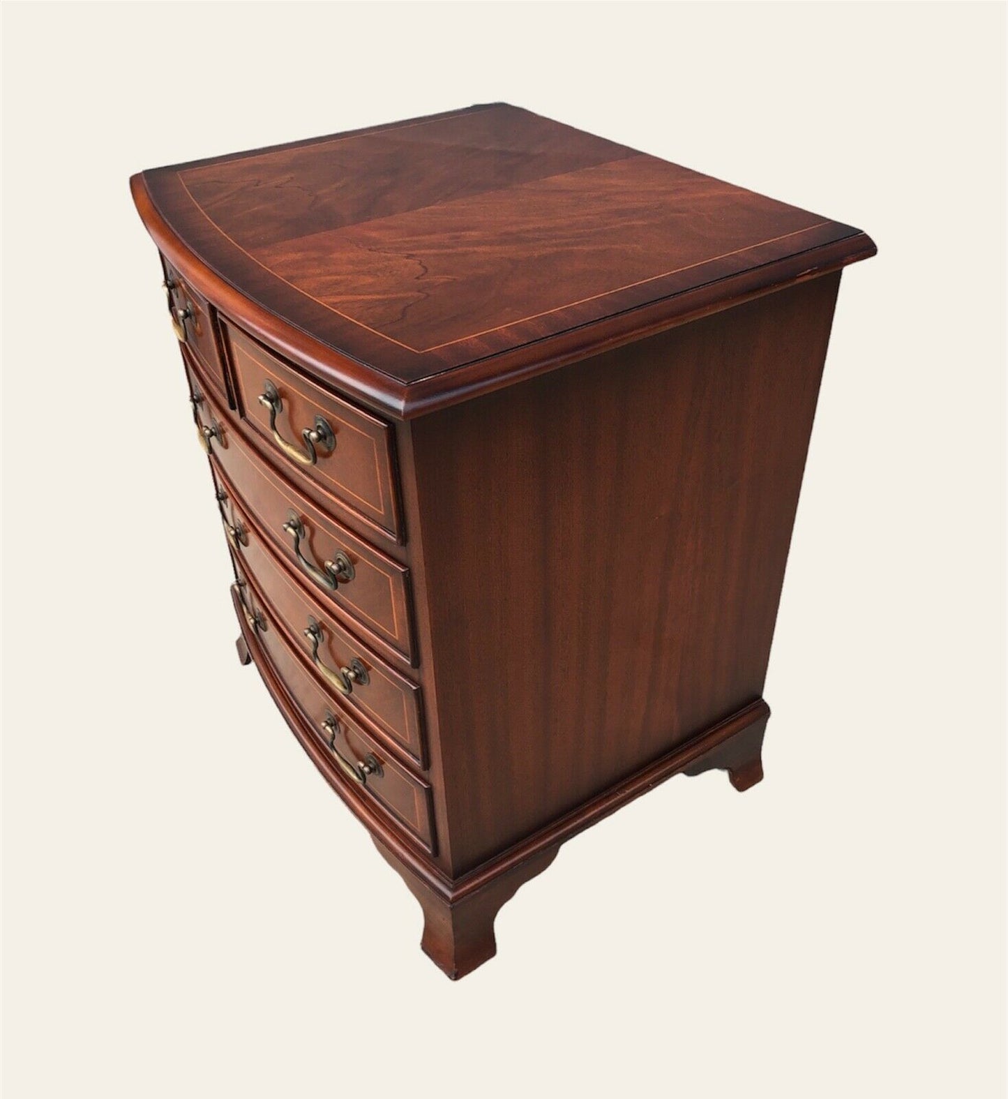 000951....Handsome Pair Vintage Bedside Chests / Small Chests Of Drawers ( sold )