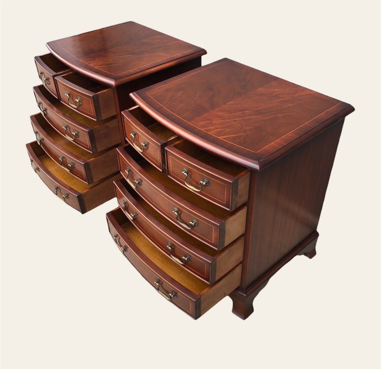 000951....Handsome Pair Vintage Bedside Chests / Small Chests Of Drawers ( sold )