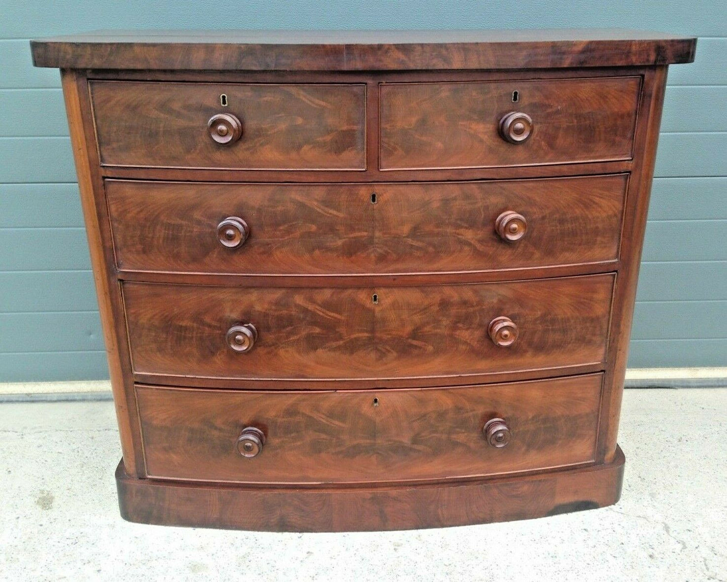 Antique Chest Of Drawers / Flame Mahogany Bow Front Chest ( SOLD )