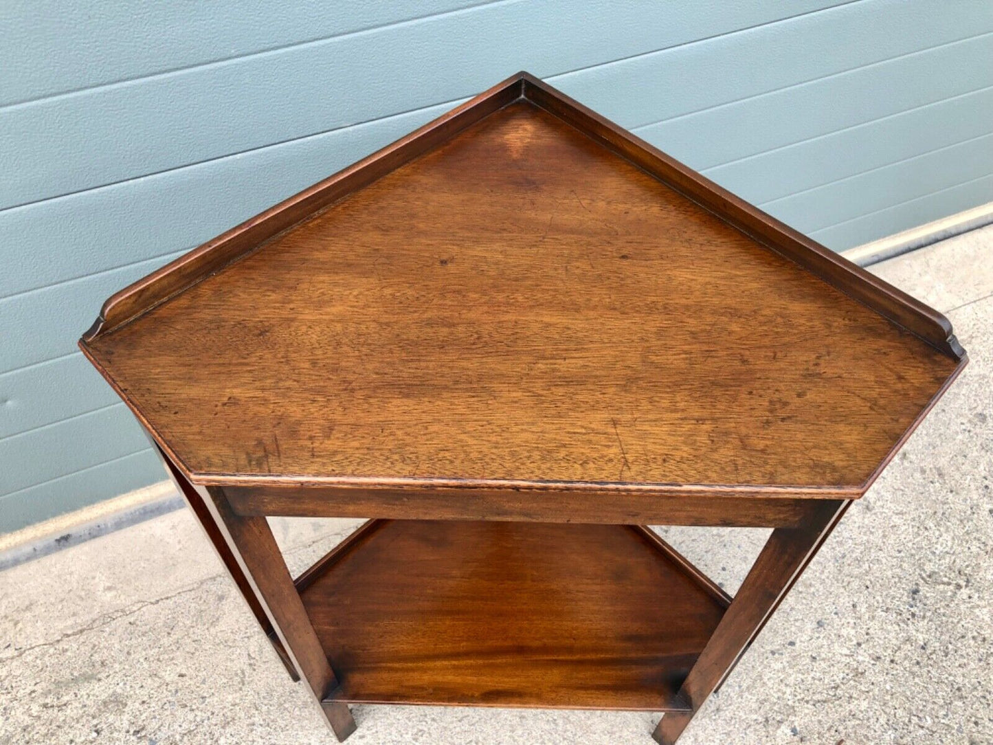 0008333....Arts And Crafts Mahogany Corner / Side Table