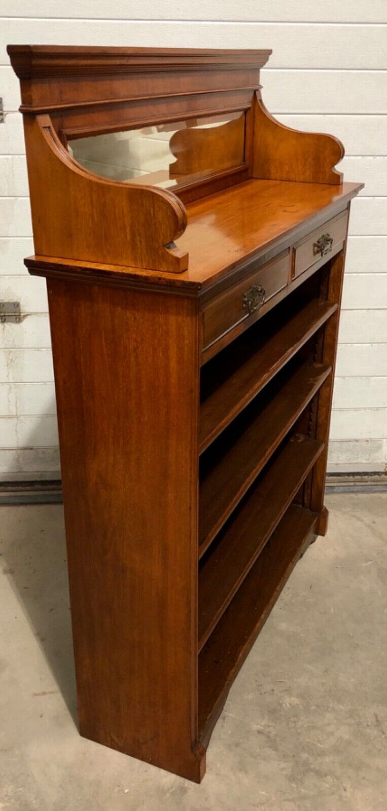 000829.....Handsome Edwardian Walnut Bookcase / Bookshelves