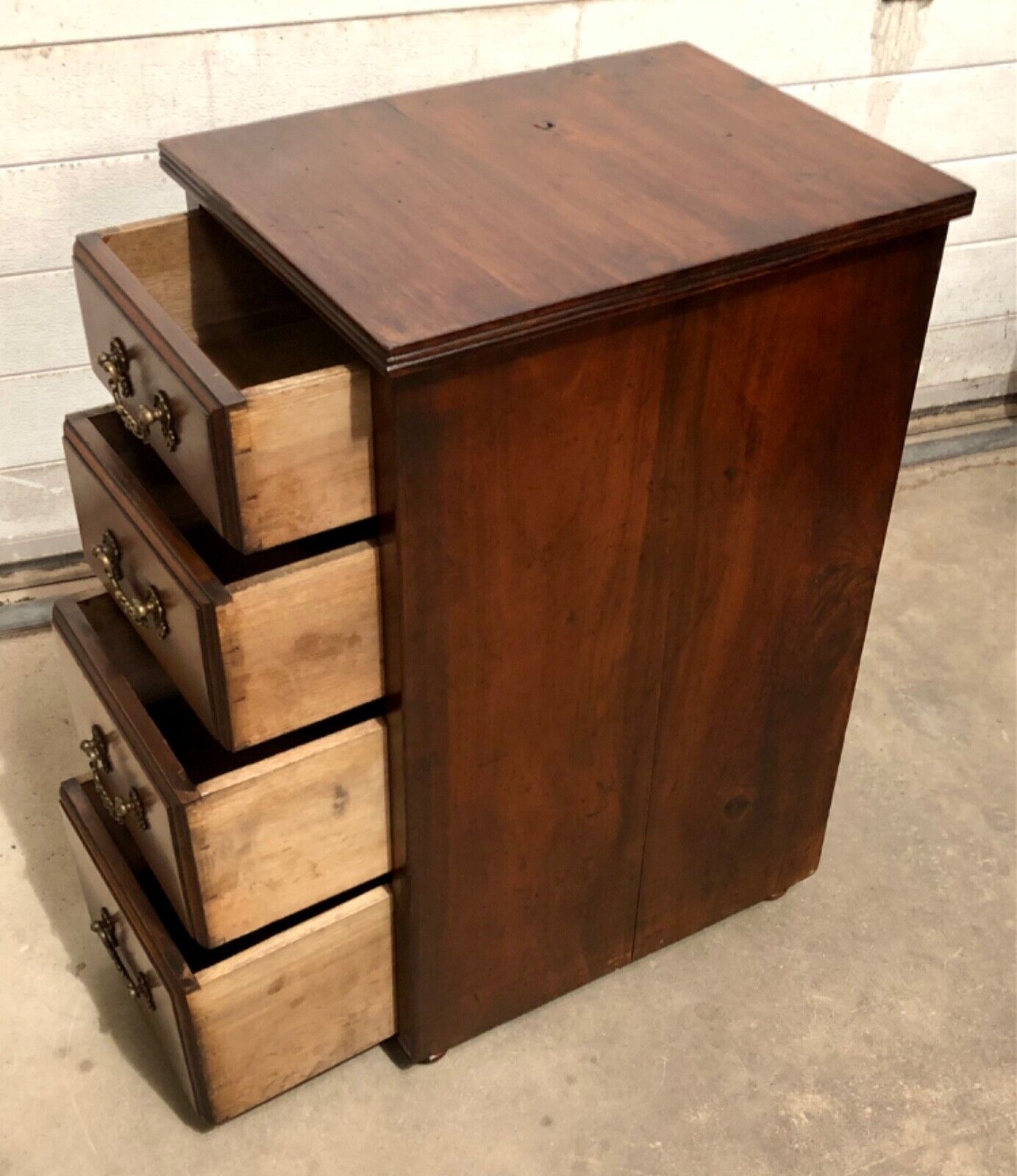 000821.....Handsome Antique Walnut Bedside Chest / Small Chest Of Drawers