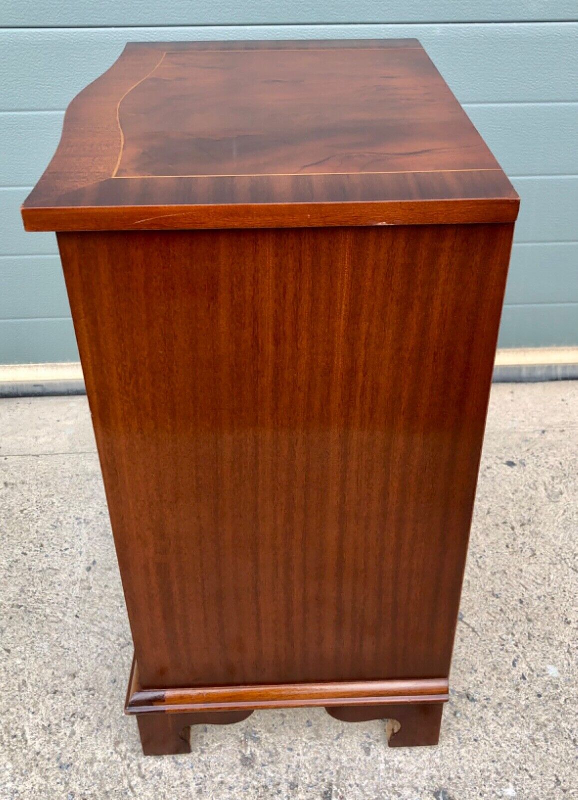 000814....Handsome Vintage Mahogany Bedside Chest / Bedside Table (sold )