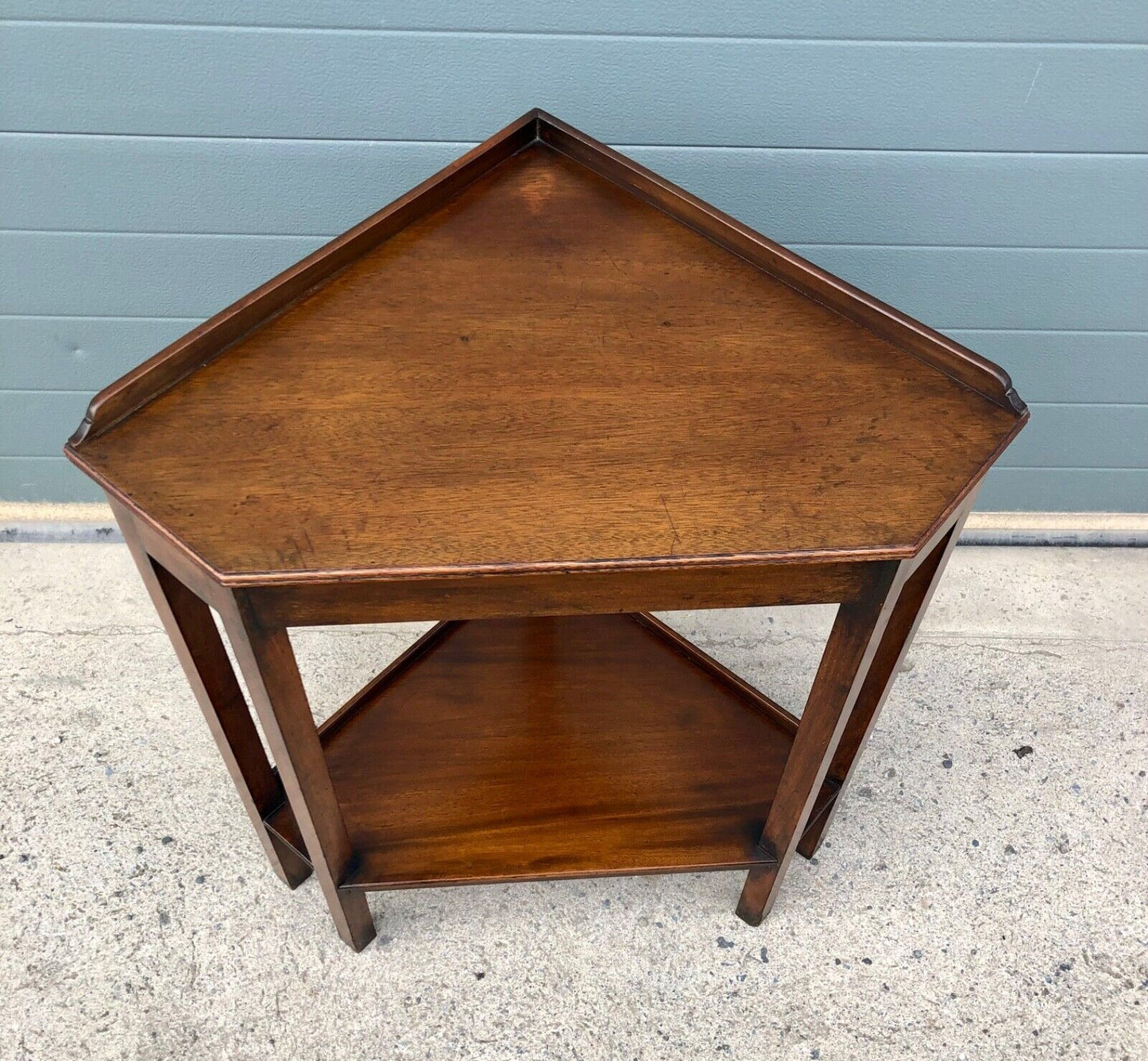 0008333....Arts And Crafts Mahogany Corner / Side Table