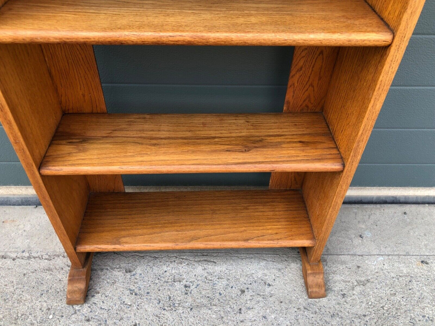 000835....Handsome Arts And Crafts Oak Bookcase / Oak Bookshelves ( sold )