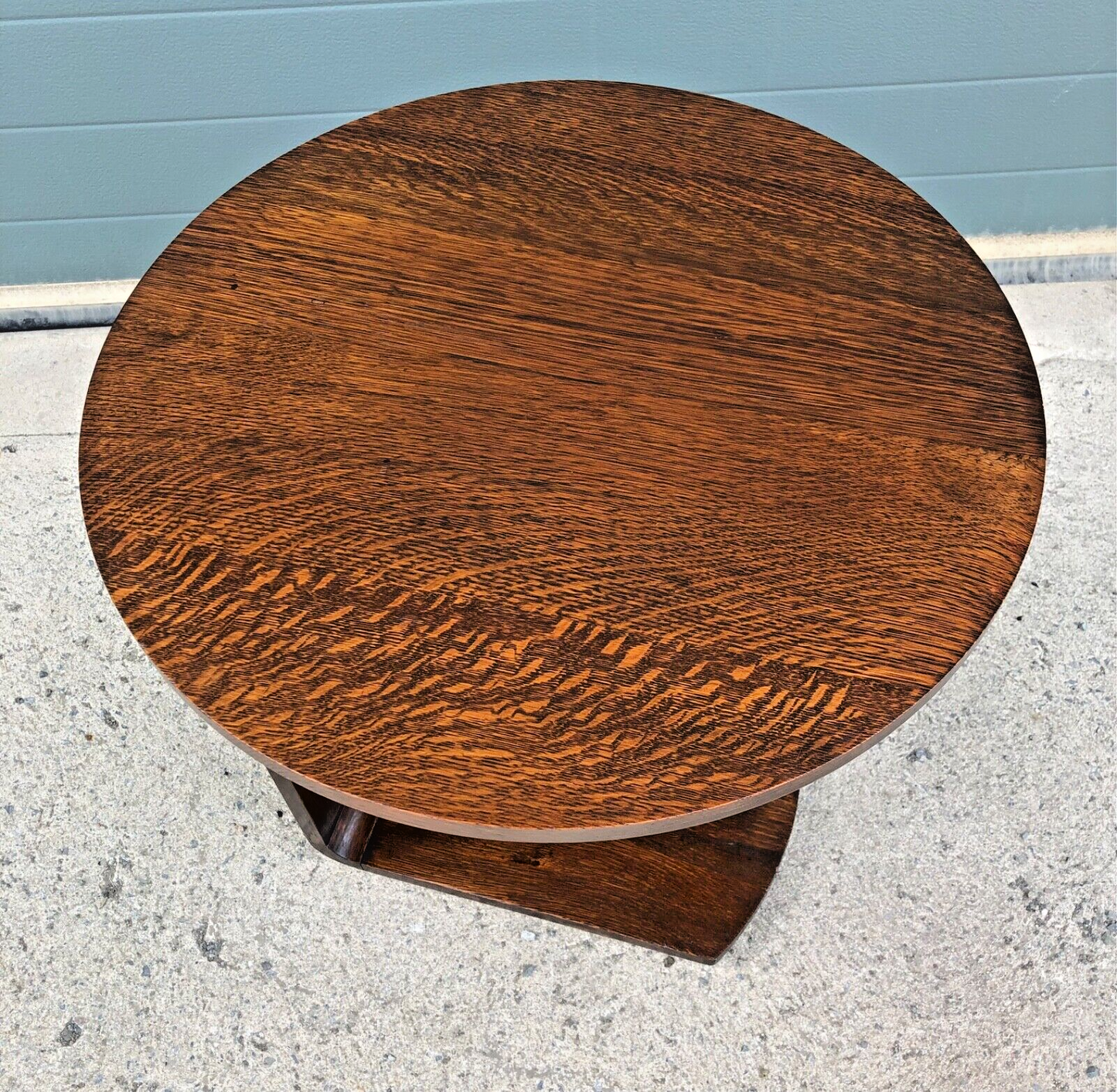 000816....Handsome Art Deco Solid Oak Coffee Table