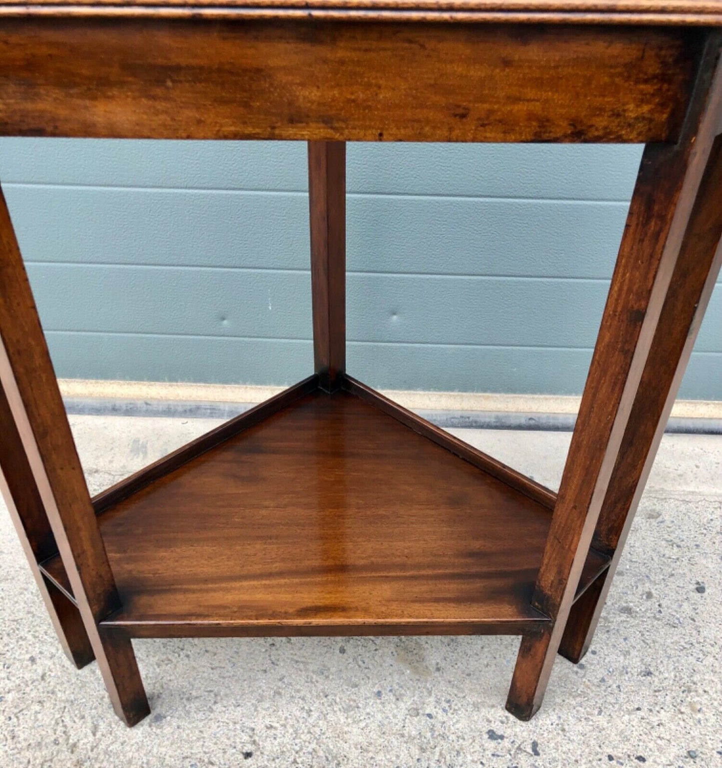 0008333....Arts And Crafts Mahogany Corner / Side Table