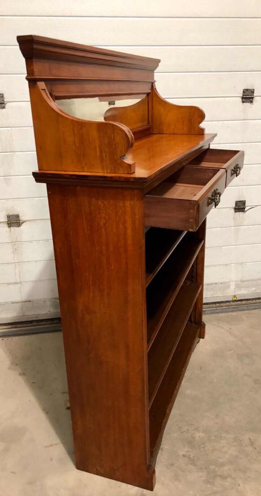 000829.....Handsome Edwardian Walnut Bookcase / Bookshelves