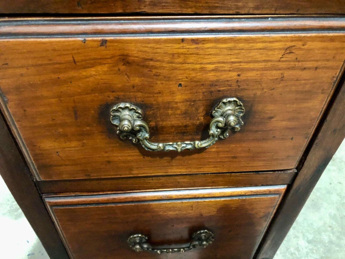 000821.....Handsome Antique Walnut Bedside Chest / Small Chest Of Drawers