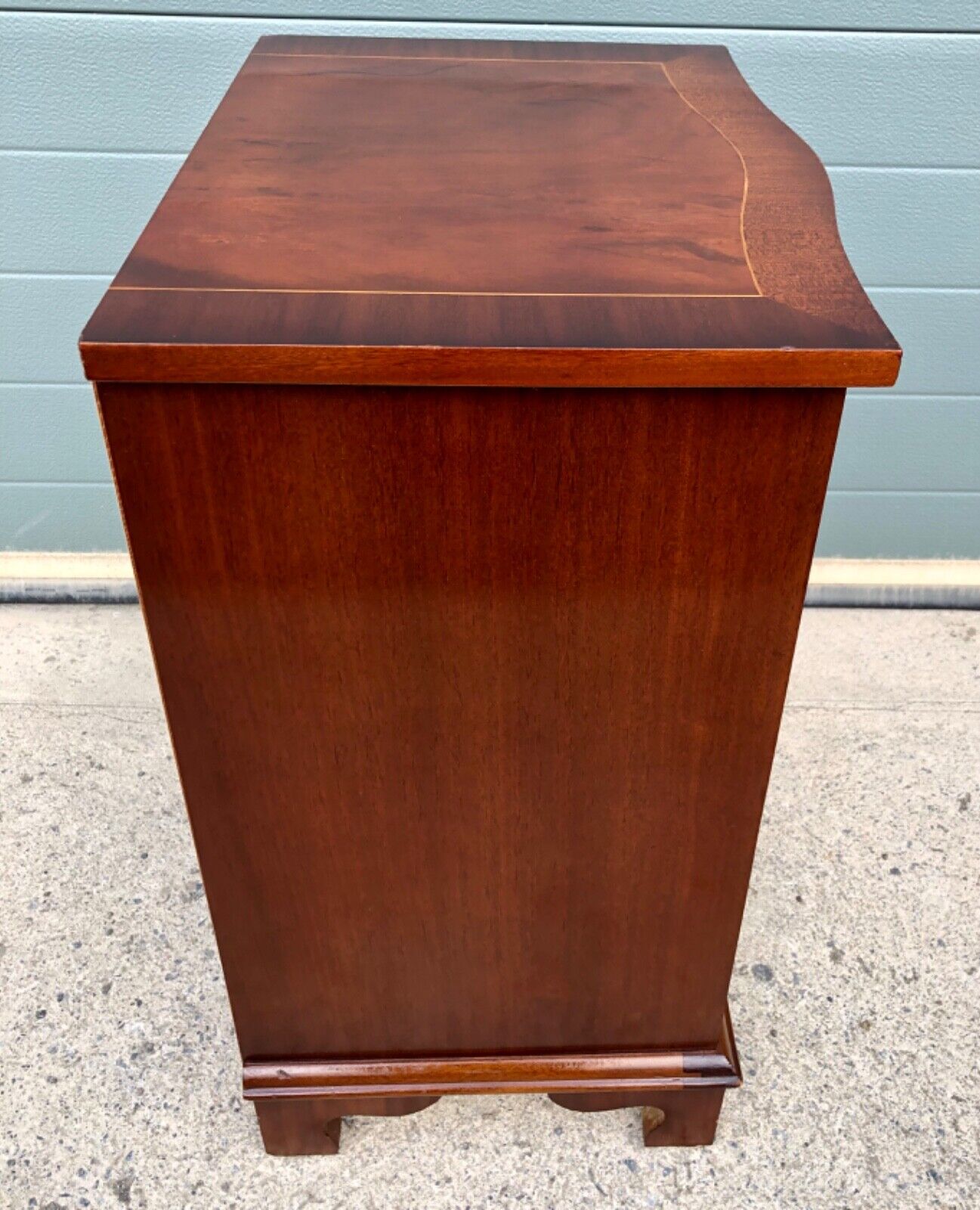 000814....Handsome Vintage Mahogany Bedside Chest / Bedside Table (sold )