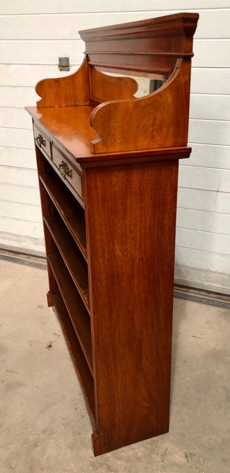 000829.....Handsome Edwardian Walnut Bookcase / Bookshelves