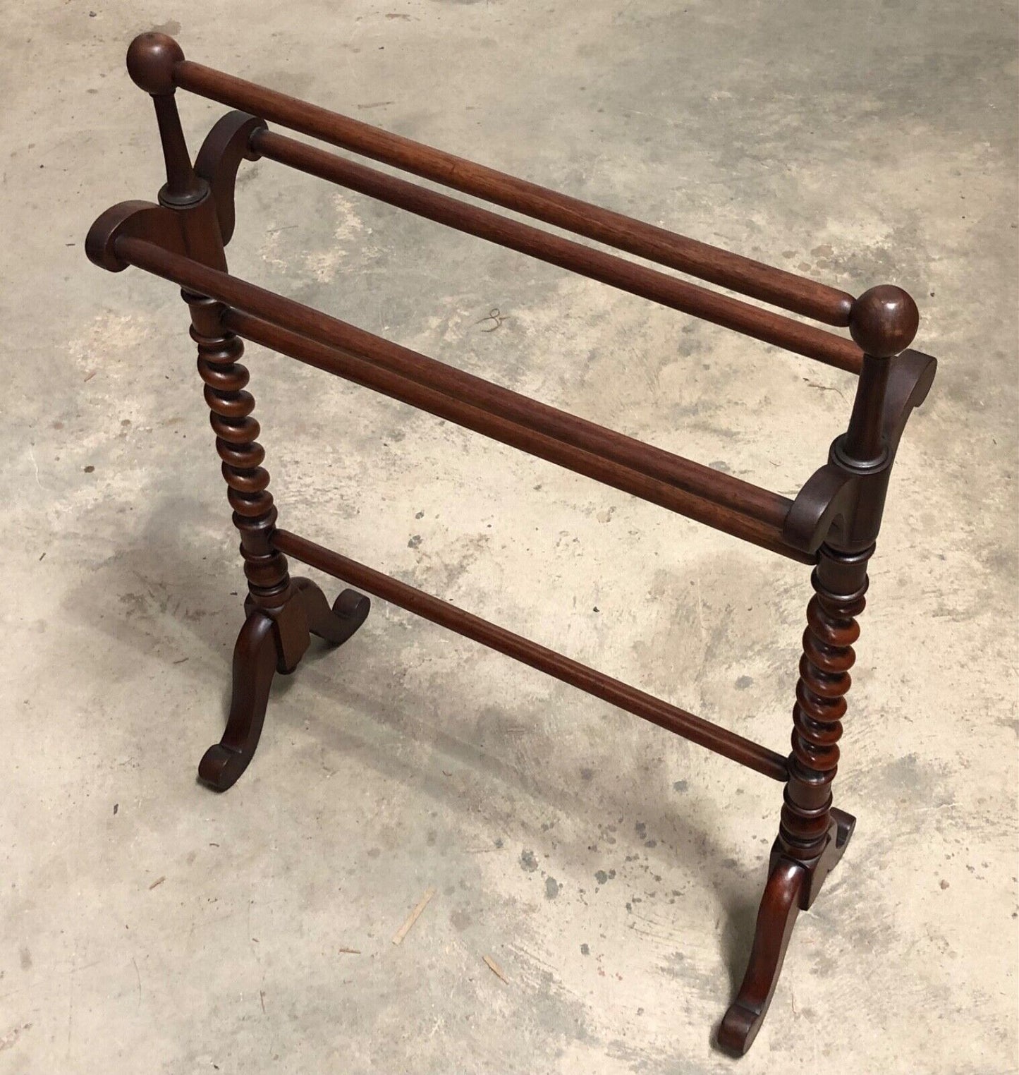 000822....Handsome Antique Mahogany Towel Rail