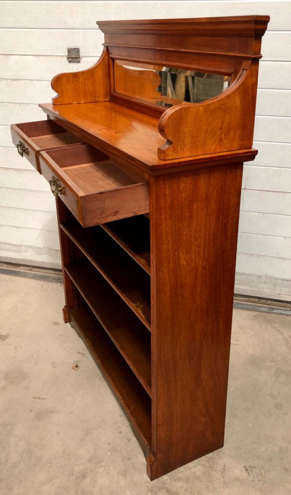 000829.....Handsome Edwardian Walnut Bookcase / Bookshelves