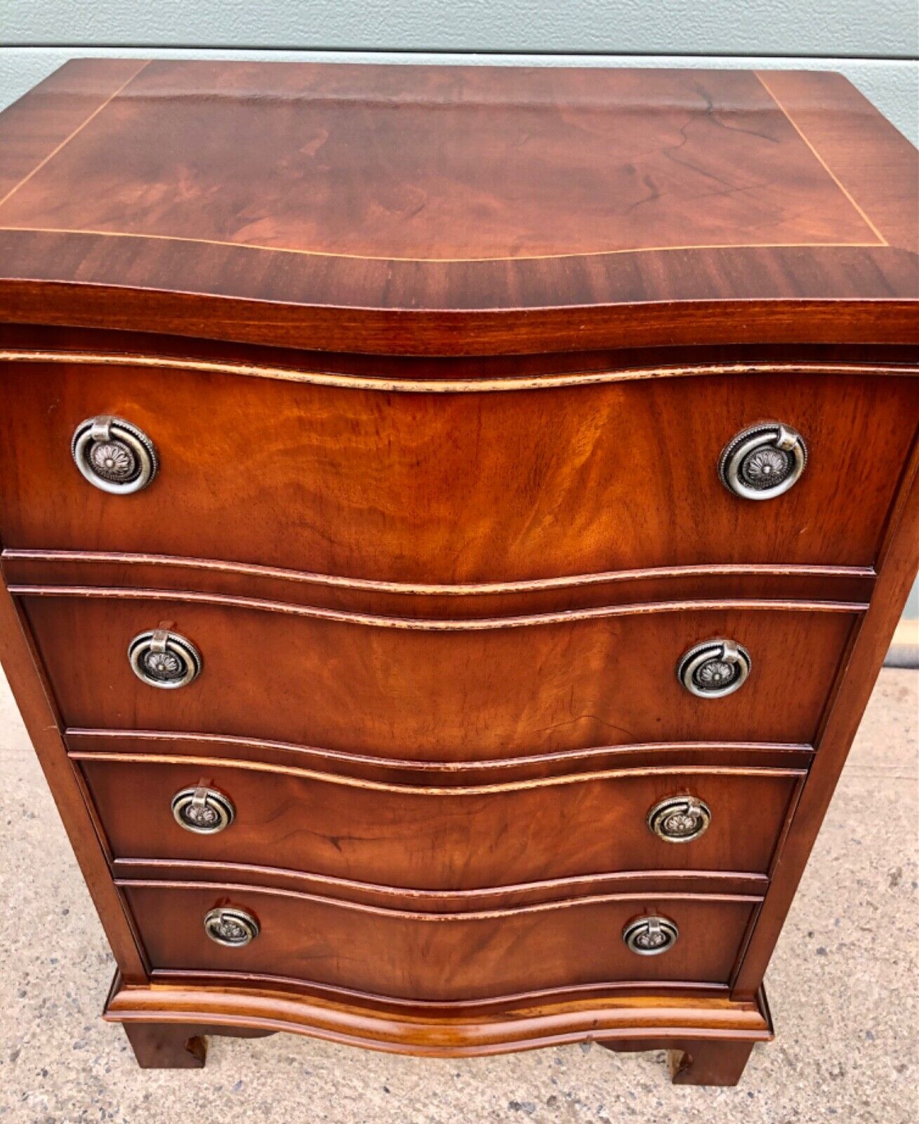 000814....Handsome Vintage Mahogany Bedside Chest / Bedside Table (sold )