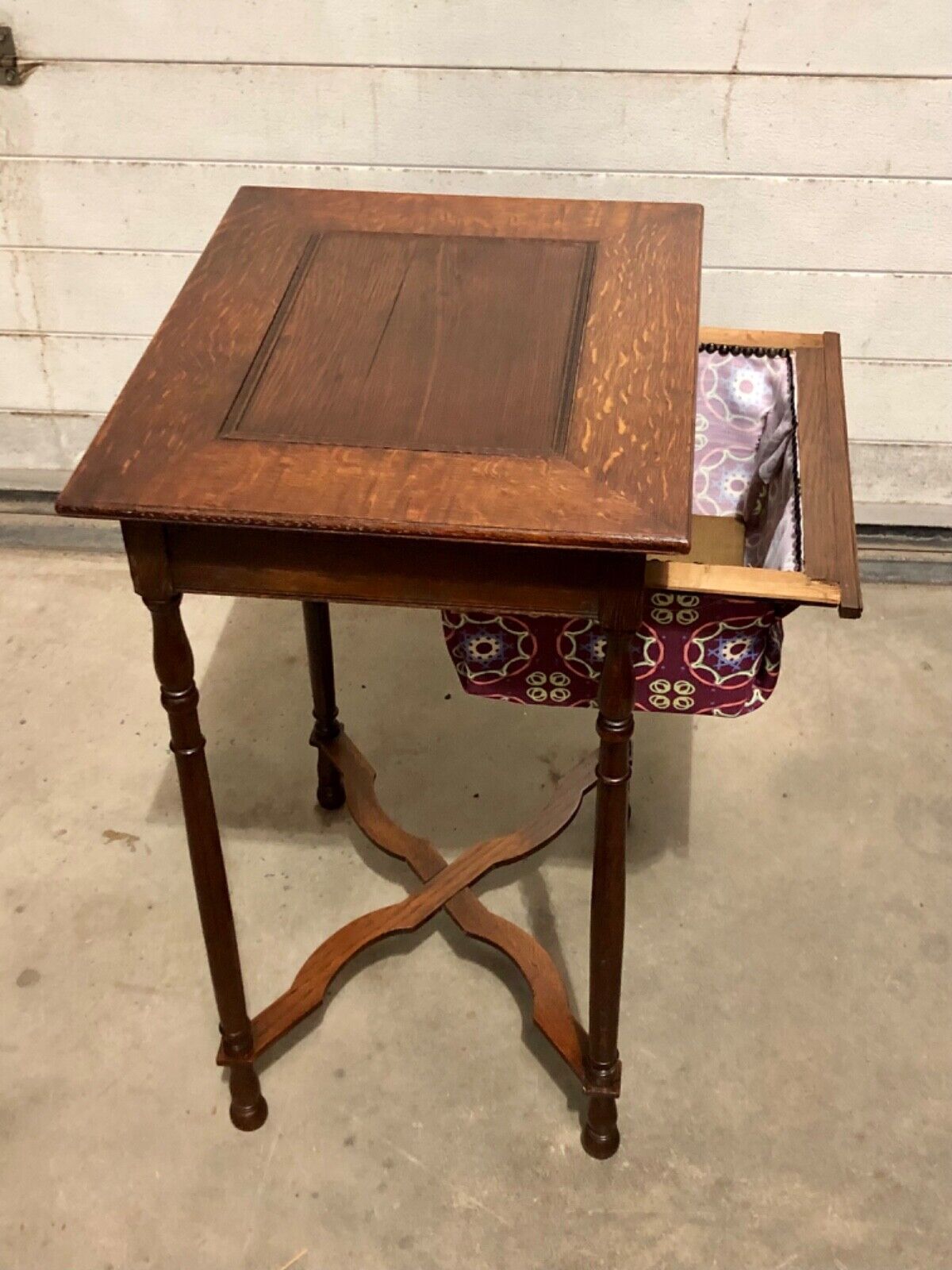 000739....Handsome Edwardian Oak Worktable / Sewing Table