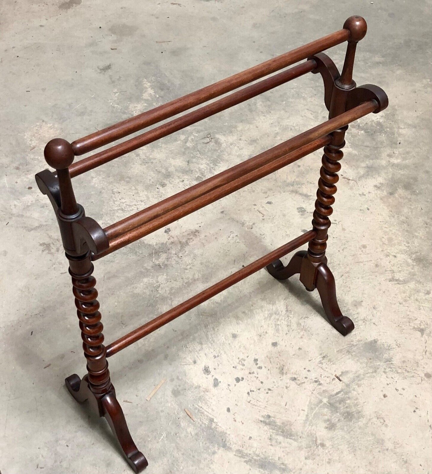 000822....Handsome Antique Mahogany Towel Rail