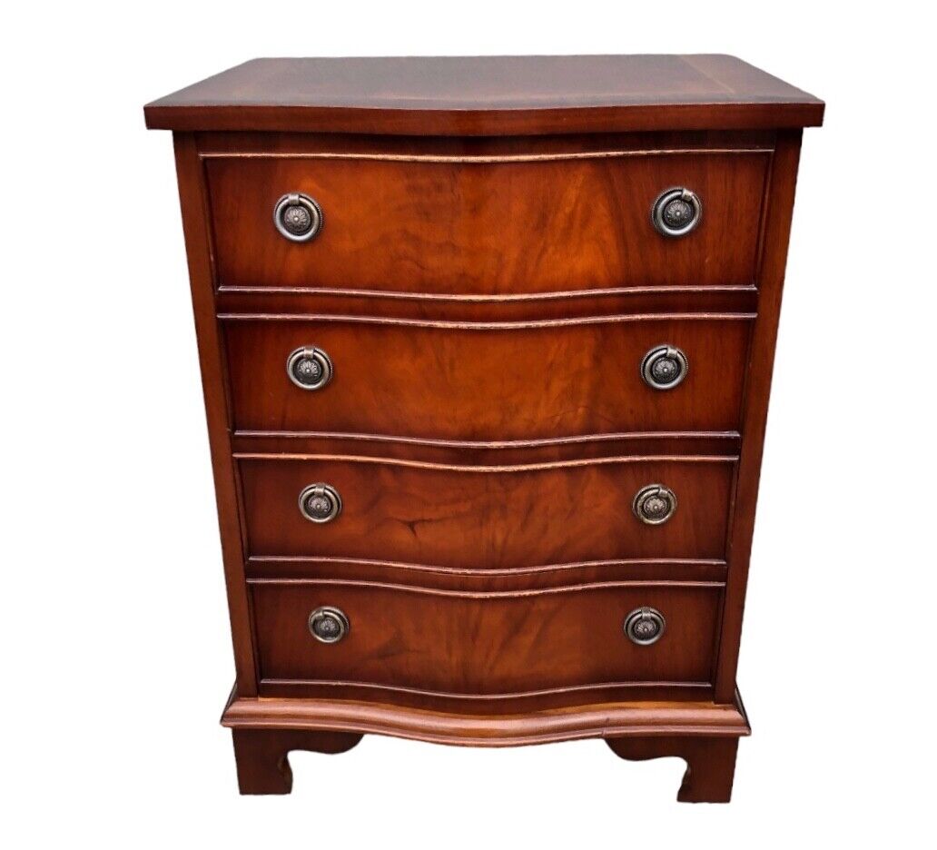 000814....Handsome Vintage Mahogany Bedside Chest / Bedside Table (sold )