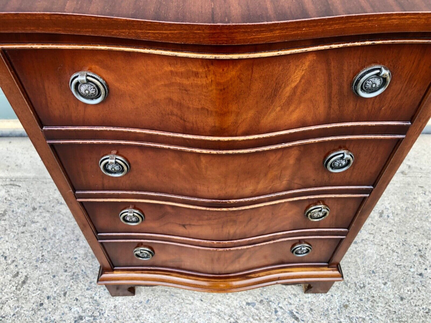 000814....Handsome Vintage Mahogany Bedside Chest / Bedside Table (sold )