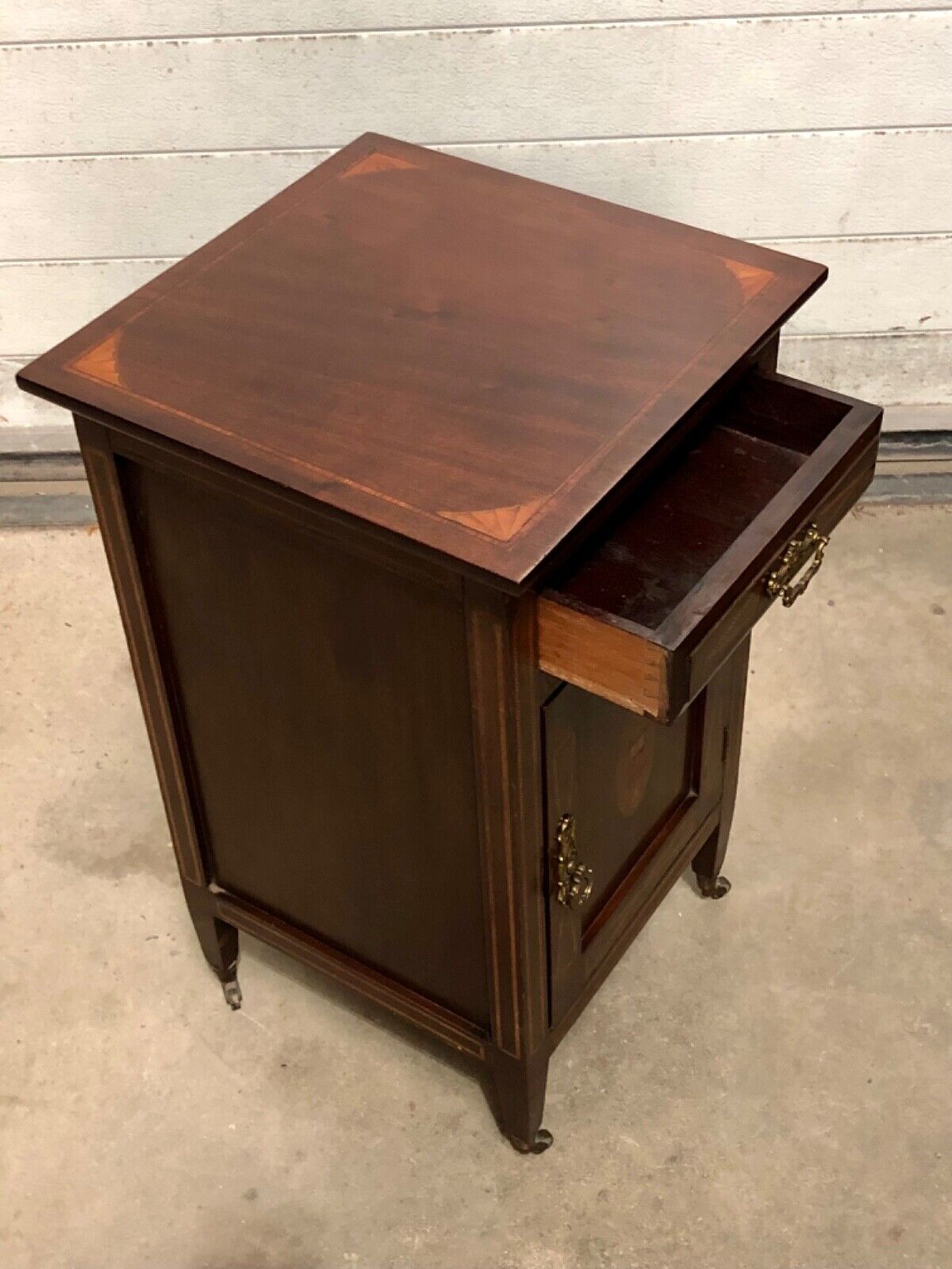 000747....Handsome Edwardian Inlaid Mahogany Bedside Table ( sold )