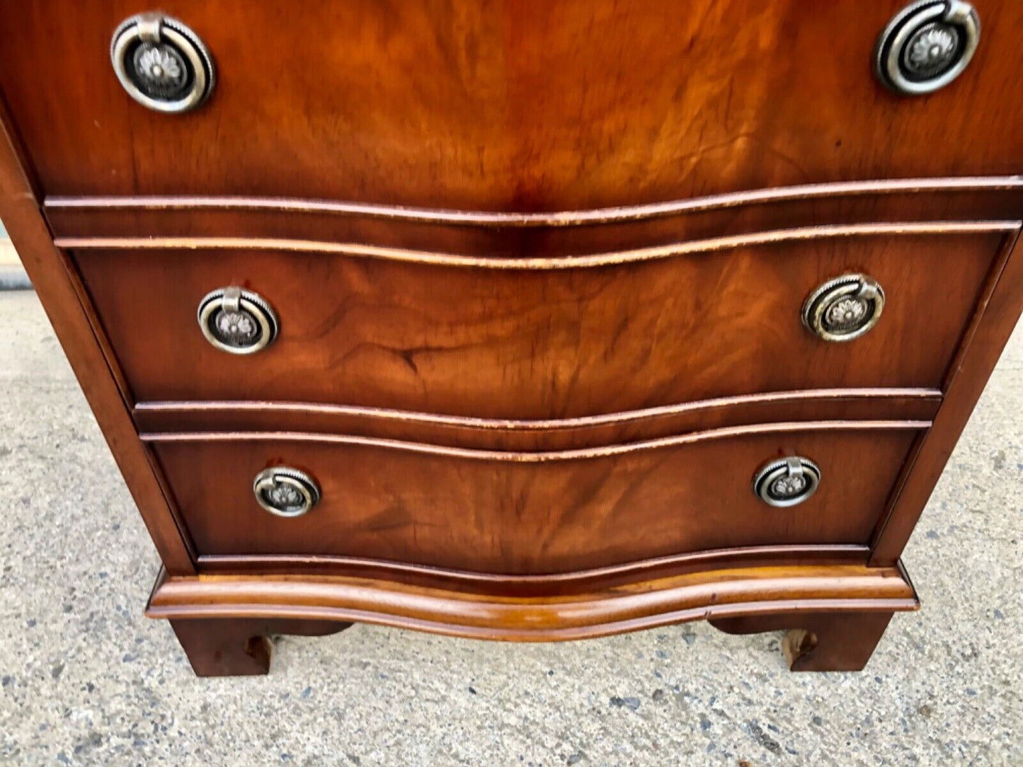 000814....Handsome Vintage Mahogany Bedside Chest / Bedside Table (sold )