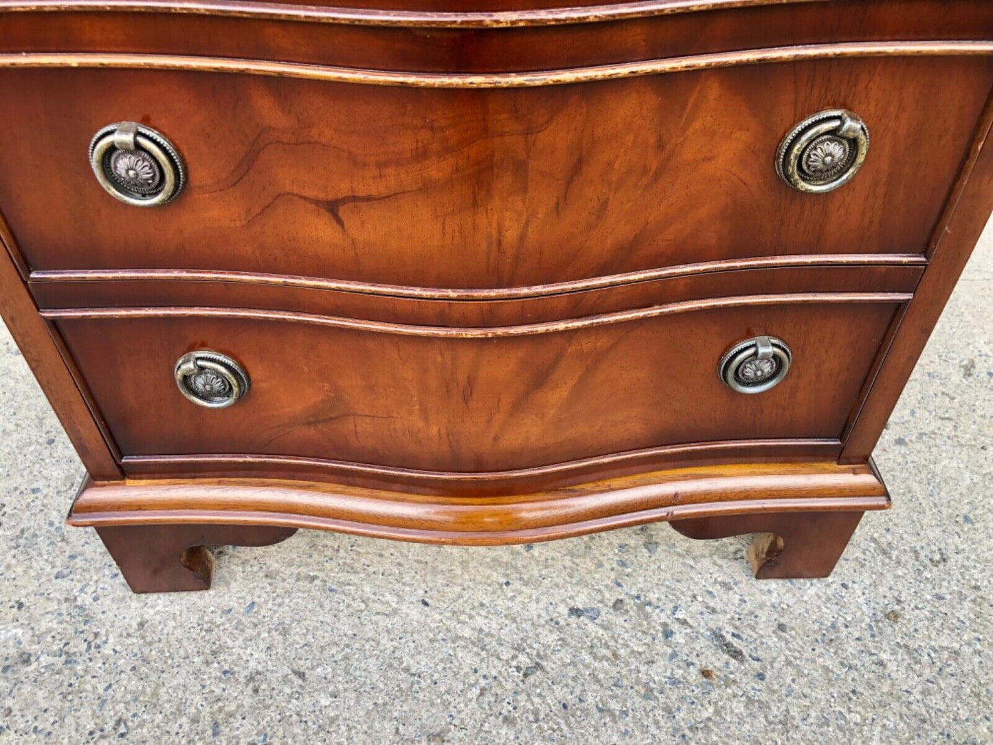 000814....Handsome Vintage Mahogany Bedside Chest / Bedside Table (sold )