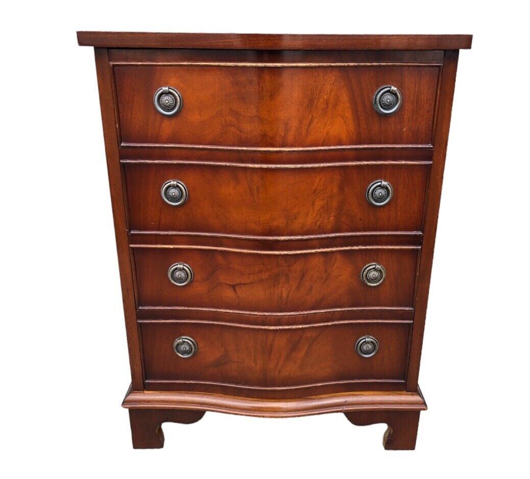 000814....Handsome Vintage Mahogany Bedside Chest / Bedside Table (sold )