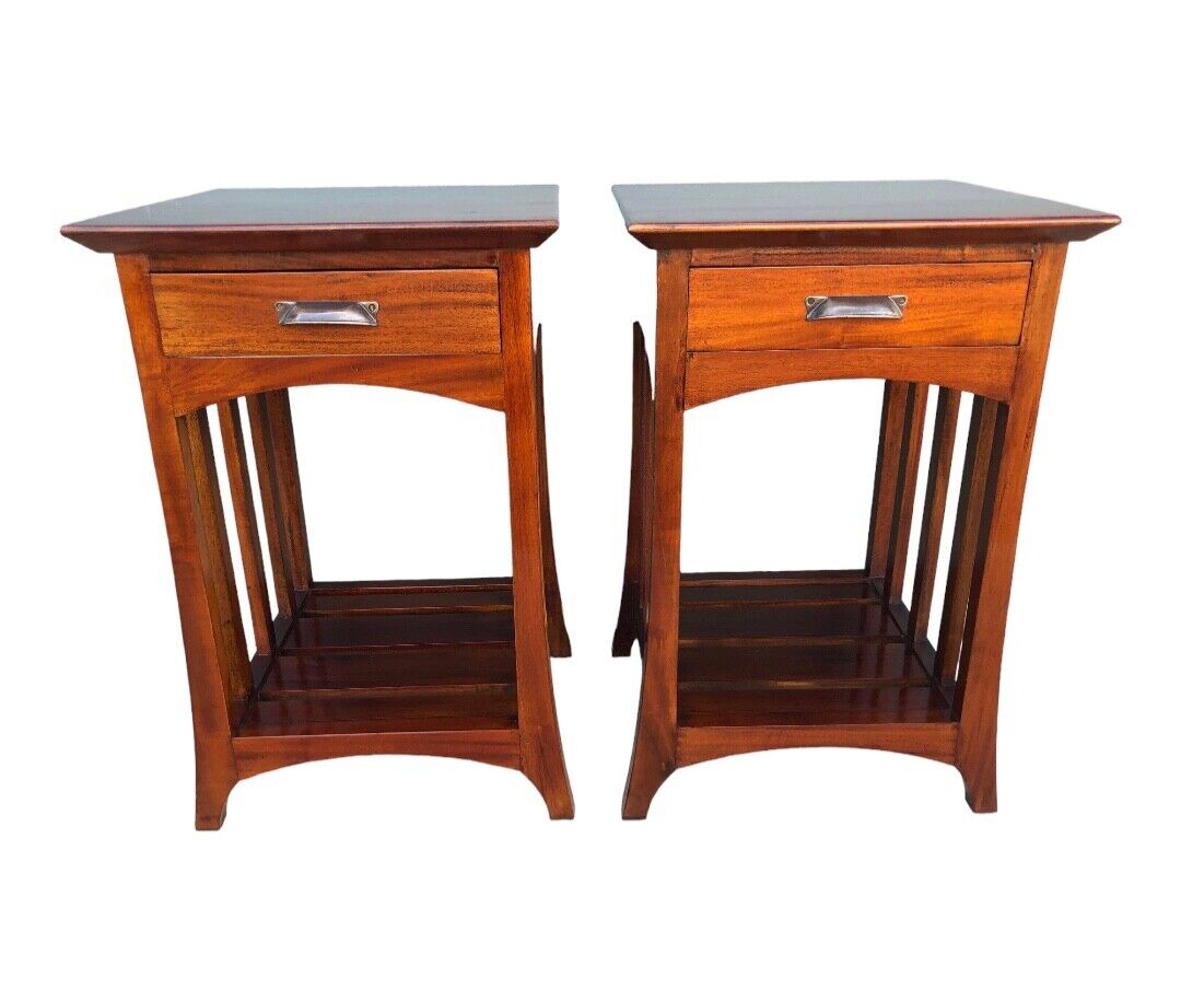 000802....Handsome Pair Of Vintage Mahogany Bedside Tables / Lamp Tables ( sold )