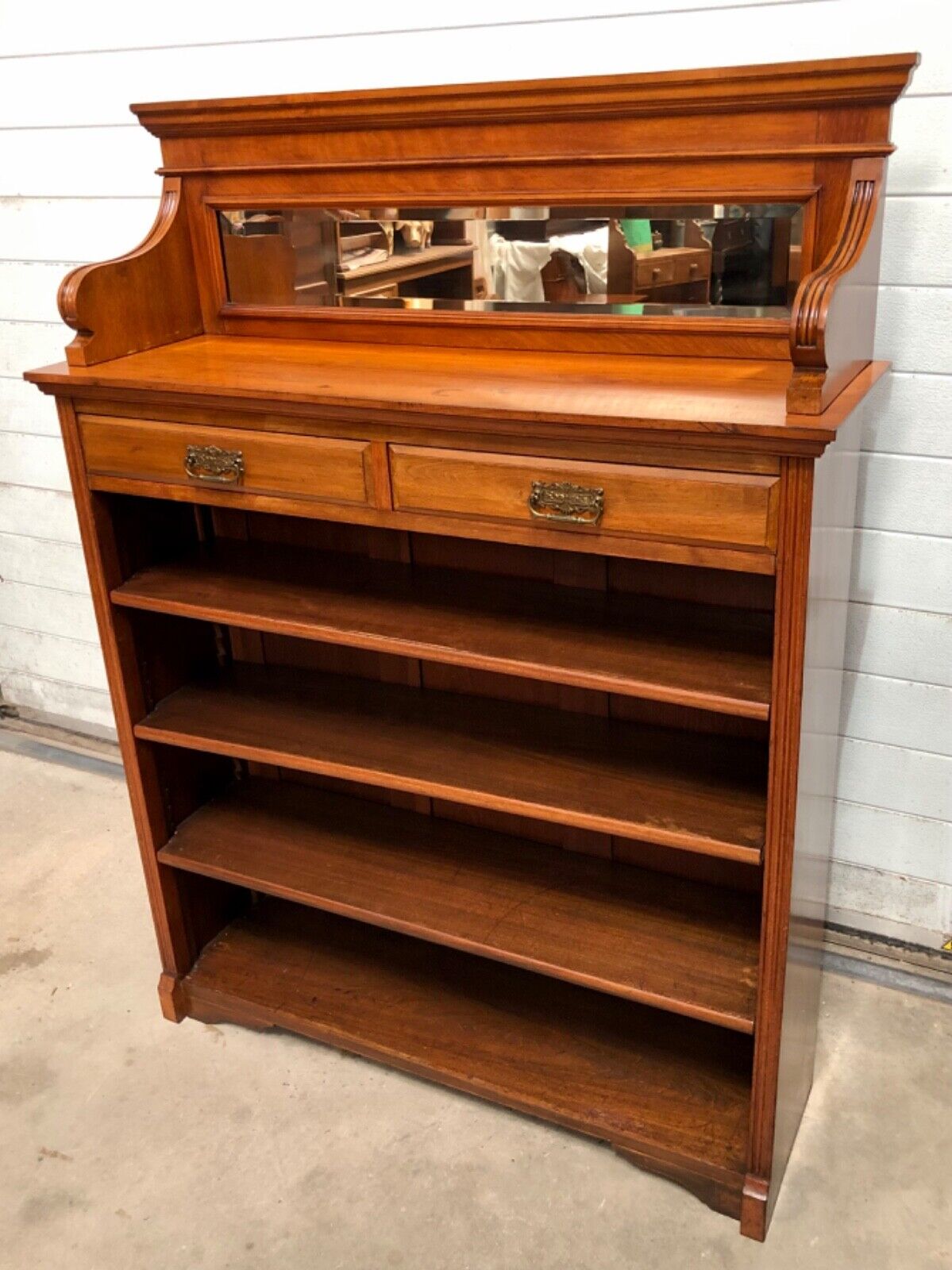 000829.....Handsome Edwardian Walnut Bookcase / Bookshelves