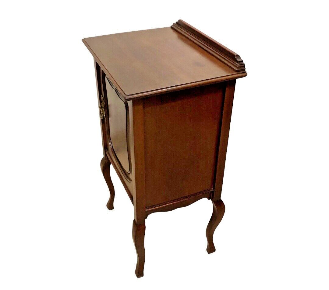 000830....Handsome Antique Mahogany Bedside Cabinet